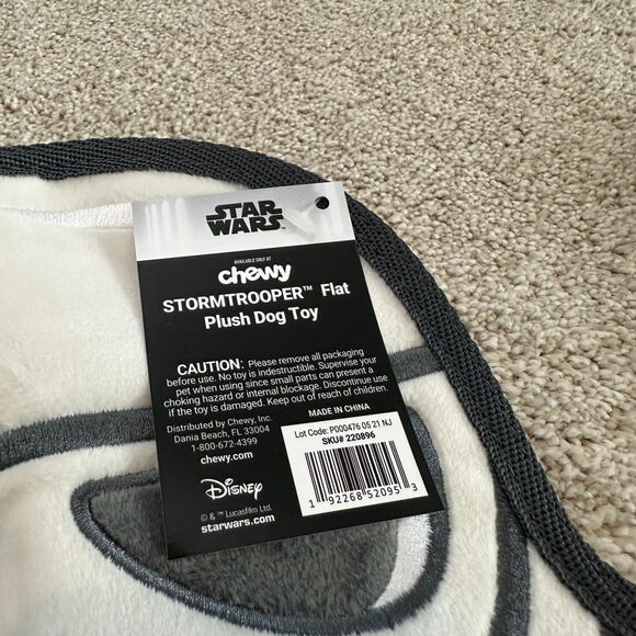 Chewy Star Wars Darth Vader, Stormtrooper and The Mandalorian Flat Plush Dog Toy - Picture 4 of 7